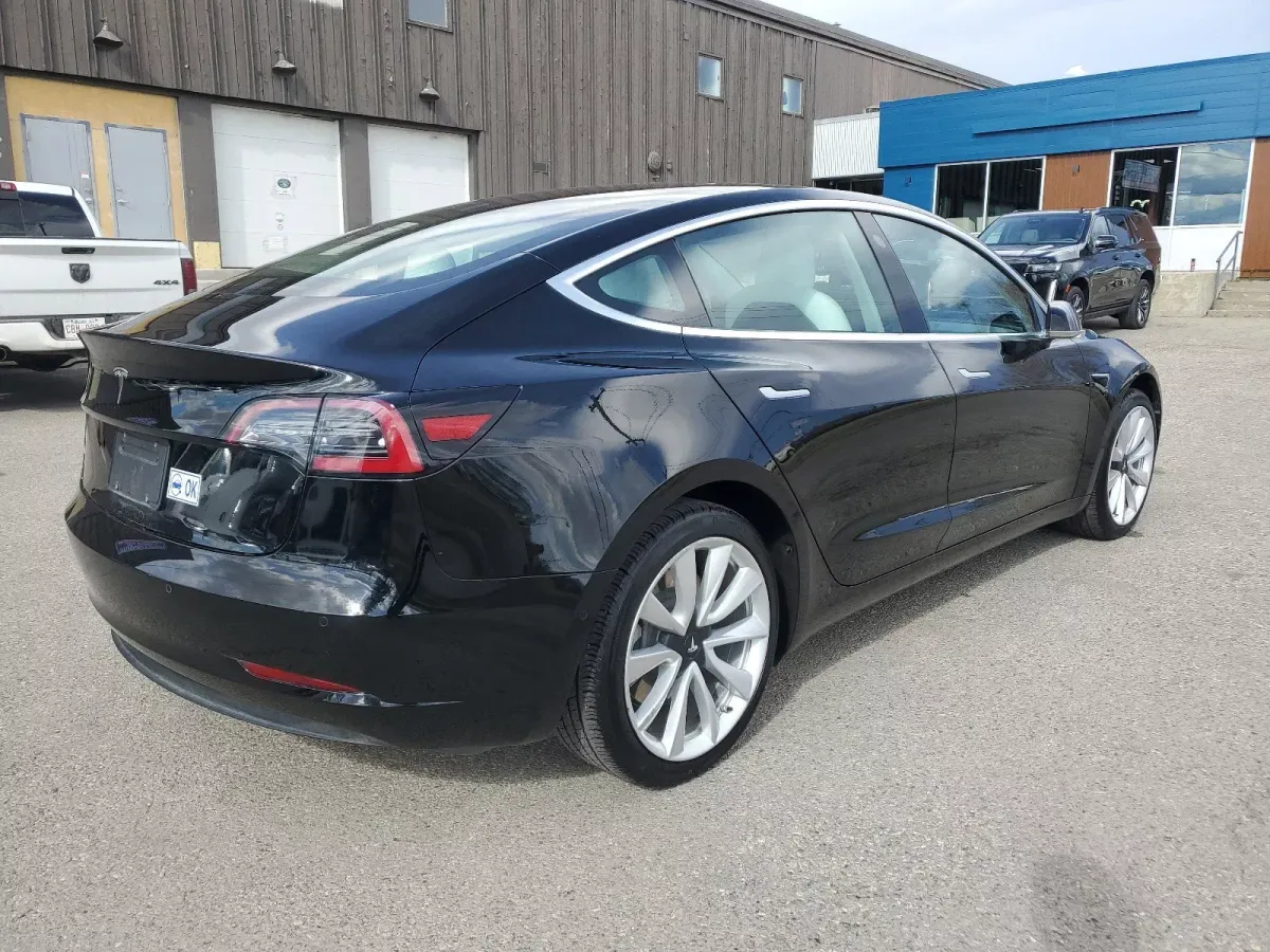 Luxury Car Detailing"