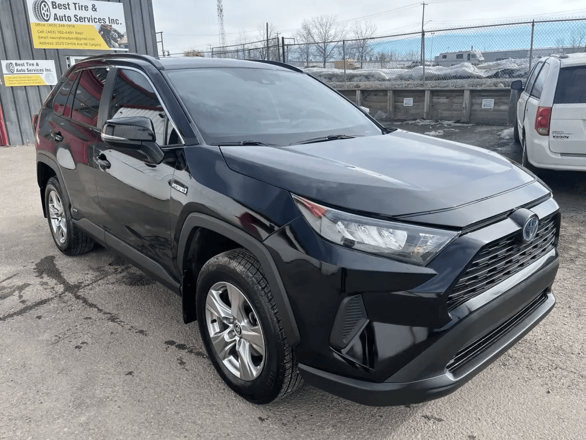 Windshield Replacement Calgary | Car Detail Calgary | Professional Car Cleaning